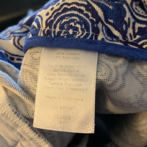 Talbots Women's Bermuda Shorts Blue & White Paisley Walking Long Women’s Sz 10 - Picture 8 of 8